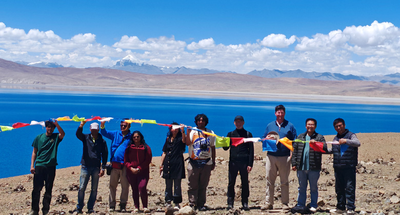 Wir besuchen den Manasarovar-See als Gruppe