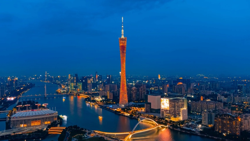 Der beleuchtete Canton Tower