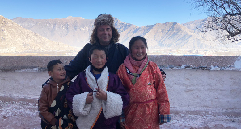 Das Losar-Fest zusammen mit einheimischen Kindern erleben