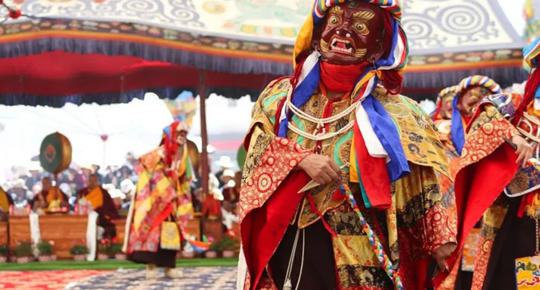 Tibetische Bev&ouml;lkerung feiert traditionelle Feste nach dem tibetischen Kalender