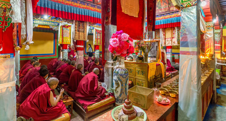 Besuche am Neujahrstag das Kloster