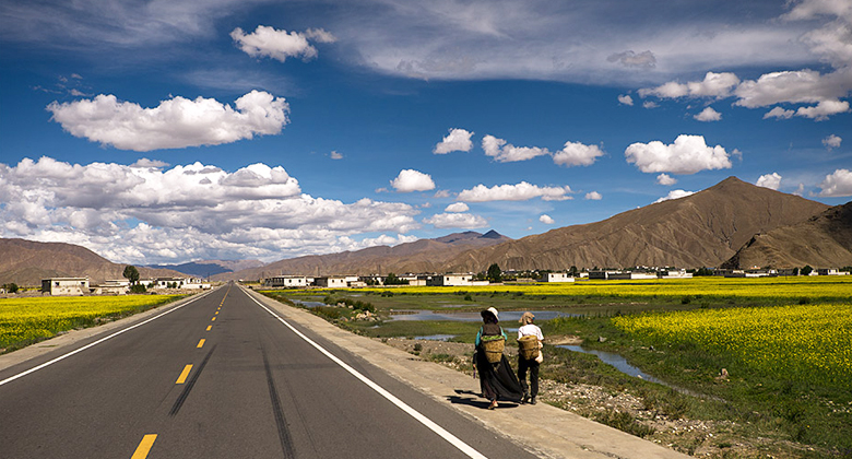 Autobahn in Tibet