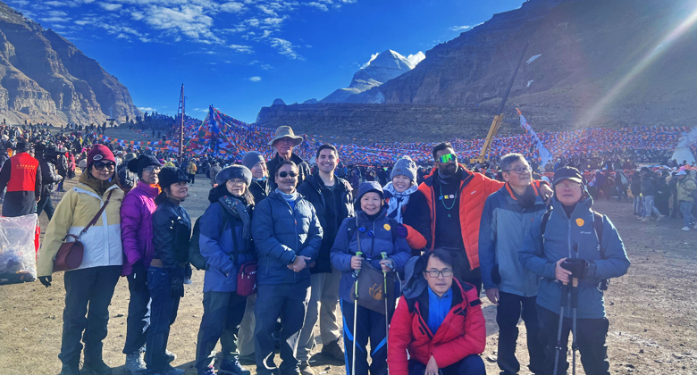 Pilger bei der Kailash-Kora w&auml;hrend des tibetischen Saga-Dawa-Festes