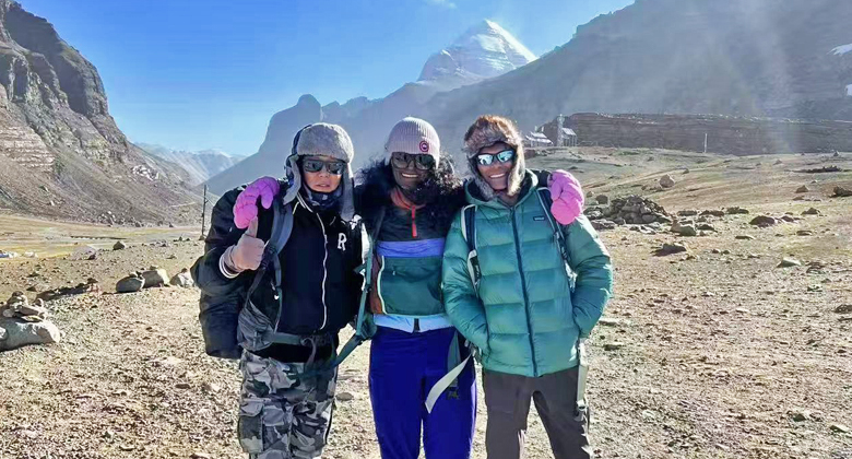 &Uuml;berlandreise von Kathmandu zum Mount Kailash durch die Berglandschaft Tibets