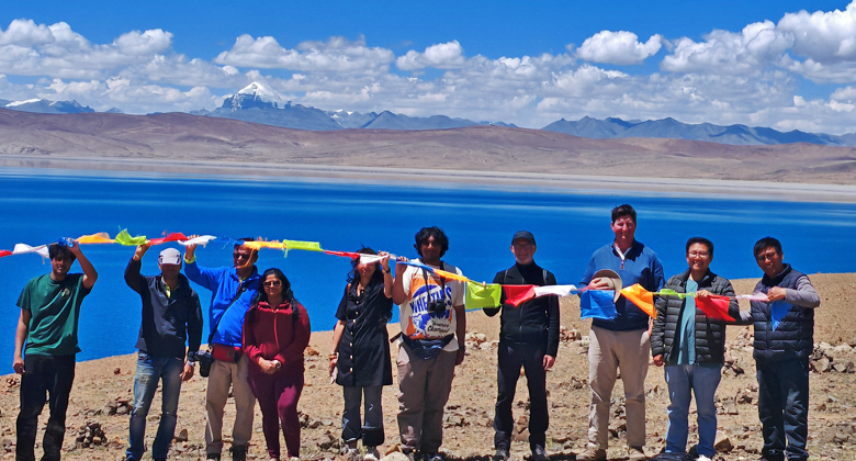 Reisegruppe am Mount Kailash und Manasarovar-See in Westtibet
