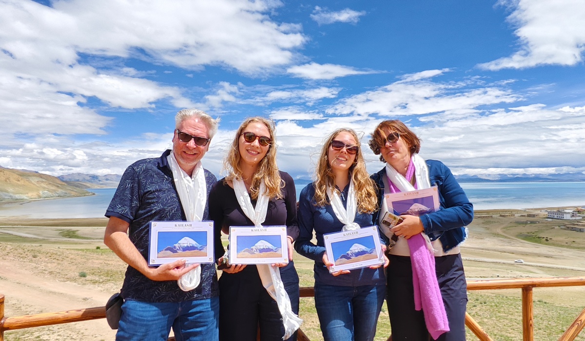 Reisende nach ihrer Kailash-Kora in Tibet