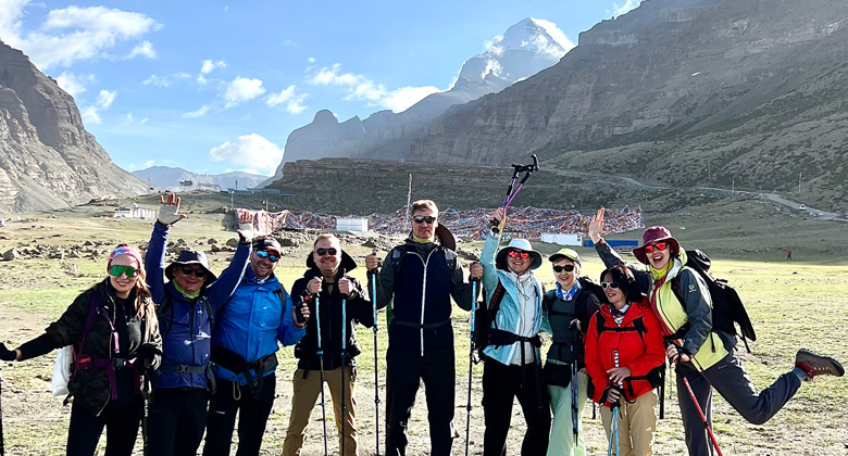 Start der Mount-Kailash-Kora am Jingfan-Platz nahe Darchen &ndash; Beginn der Au&szlig;en-Kora