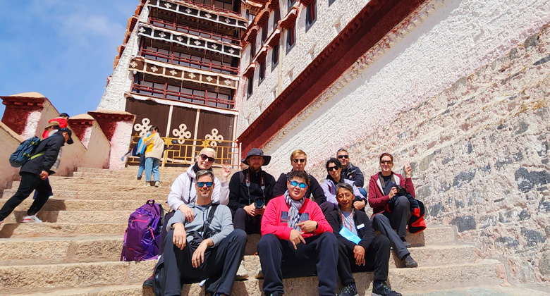 Es ist auch eine gute Wahl, eine Pause einzulegen und mit den Gruppenmitgliedern Fotos zu machen