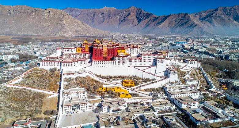 Der Potala-Palast liegt auf dem Roten Hügel in Lhasa