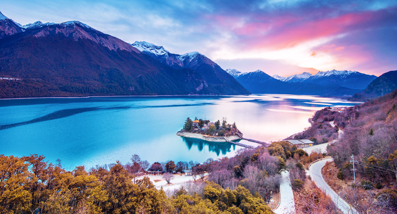 Basum Tso See in Nyingchi