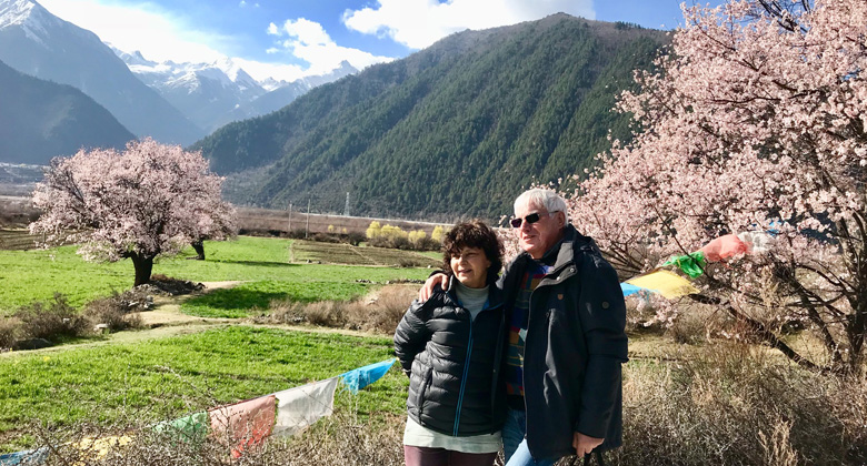 Warme Mäntel tragen, wenn Sie Anfang April das Nyingchi-Pfirsichblütenfest besuchen