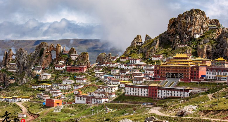 Zhizhu-Tempel in den Zizhu-Bergen in Osttibet
