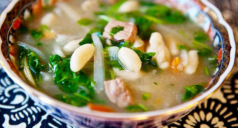 Guthuk ist eine traditionelle Nudelsuppe