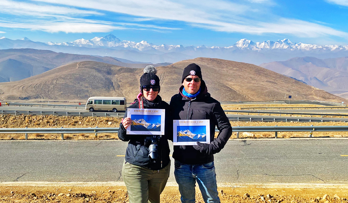 Reisende vor dem Potala-Palast in Lhasa