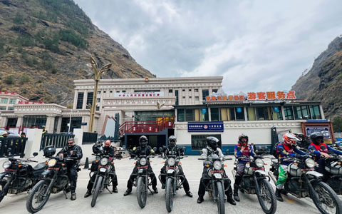 12-tägige Motorradtour von Kathmandu nach Lhasa über das Everest Base Camp