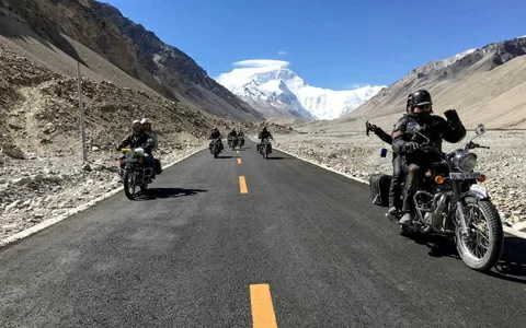 18-tägige Motorradreise von Kathmandu über Mount Kailash und das Everest-Basislager (EBC) nach Lhasa