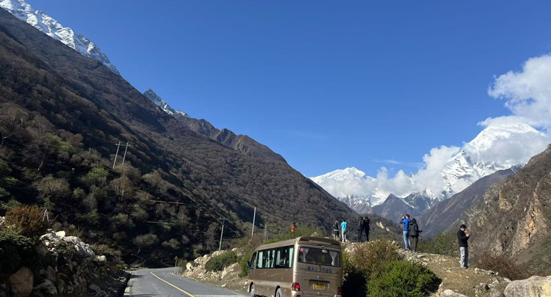 Genießen Sie die Reise durch das Gyirong-Tal