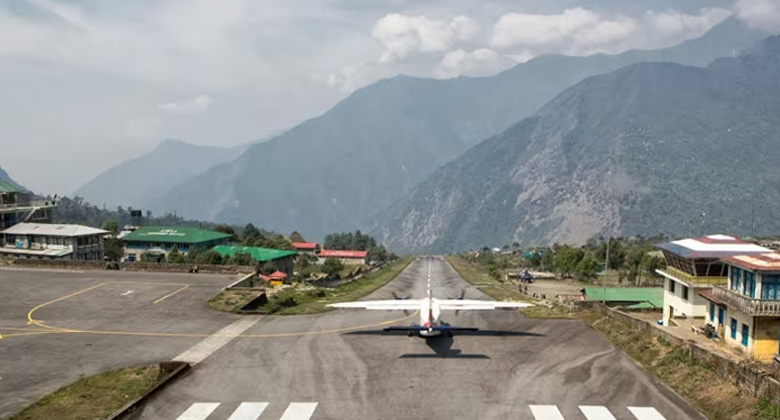 Flughafen Lukla: Nur 30 km zum Mount Everest in Nepal