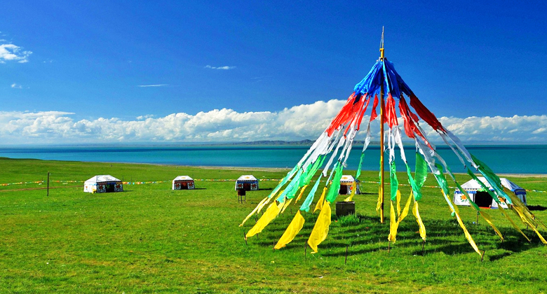 Der Qinghai-See entlang der Qinghai-Tibet-Stra&szlig;e