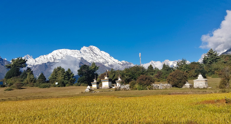 Wunderschöne Aussicht über den Kreis Gyirong