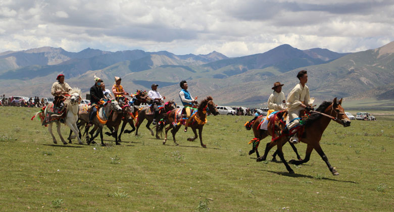 Pferderennen Festival in Nagqu