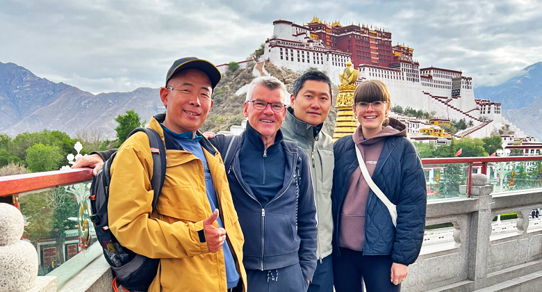Besuch des Potala-Palasts mit unserem tibetischen Guide