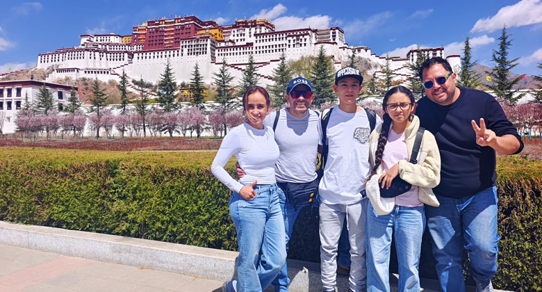 Reisegep&auml;ck f&uuml;r einen Besuch des Potala-Palastes in Tibet vorbereiten