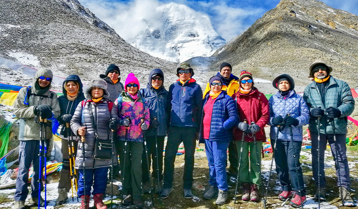 Reisegruppe auf der Kora rund um den Mount Kailash in Tibet