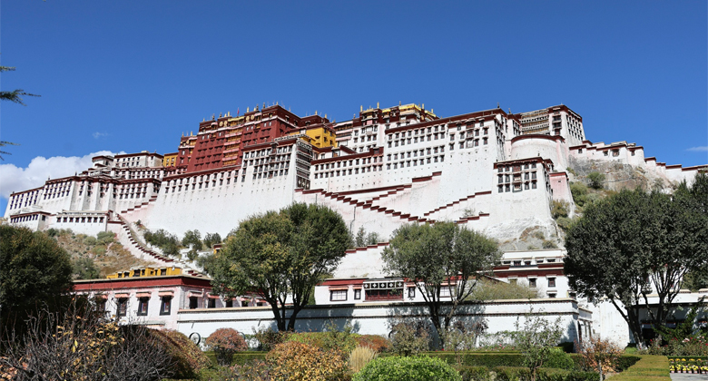 Der Potala-Palast in Lhasa, das Wahrzeichen Tibets