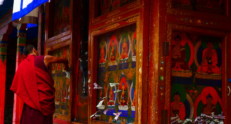 Tibetischer M&ouml;nch im Tashilhunpo-Kloster Shigatse