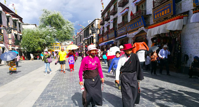 Barkhor-Stra&szlig;e in Lhasa &ndash; Pilgerroute rund um den Jokhang-Tempel