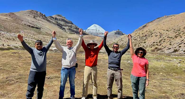 Blick auf die S&uuml;dseite des Mount Kailash nahe dem Selung-Kloster