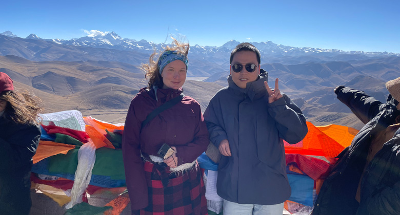 Die Panoramaansicht des Mount Everest und des Himalayas am Gawula Pass genießen